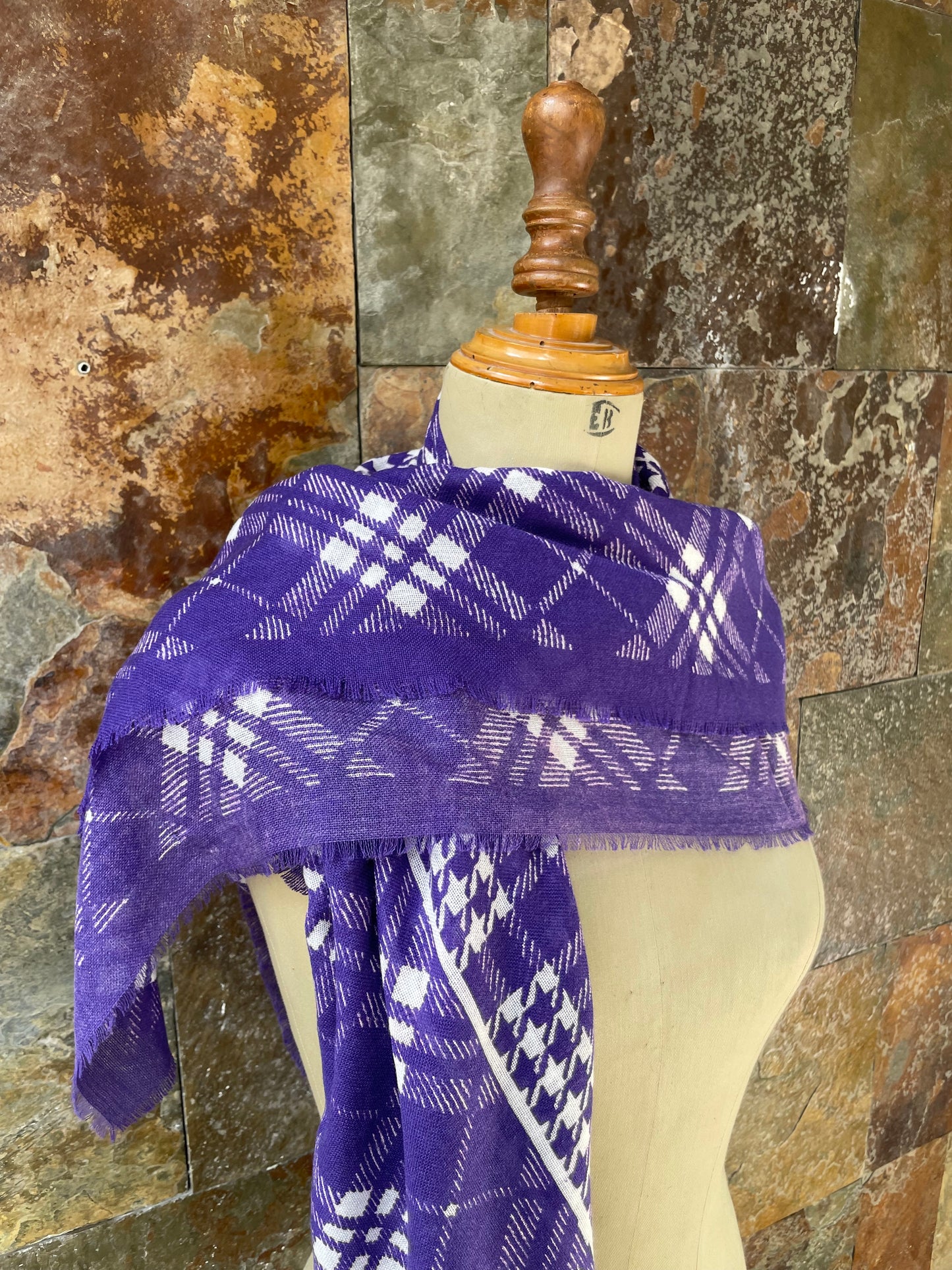 Pañuelo vintage años 70 color morado y blanco ROBERT WILLIAM
