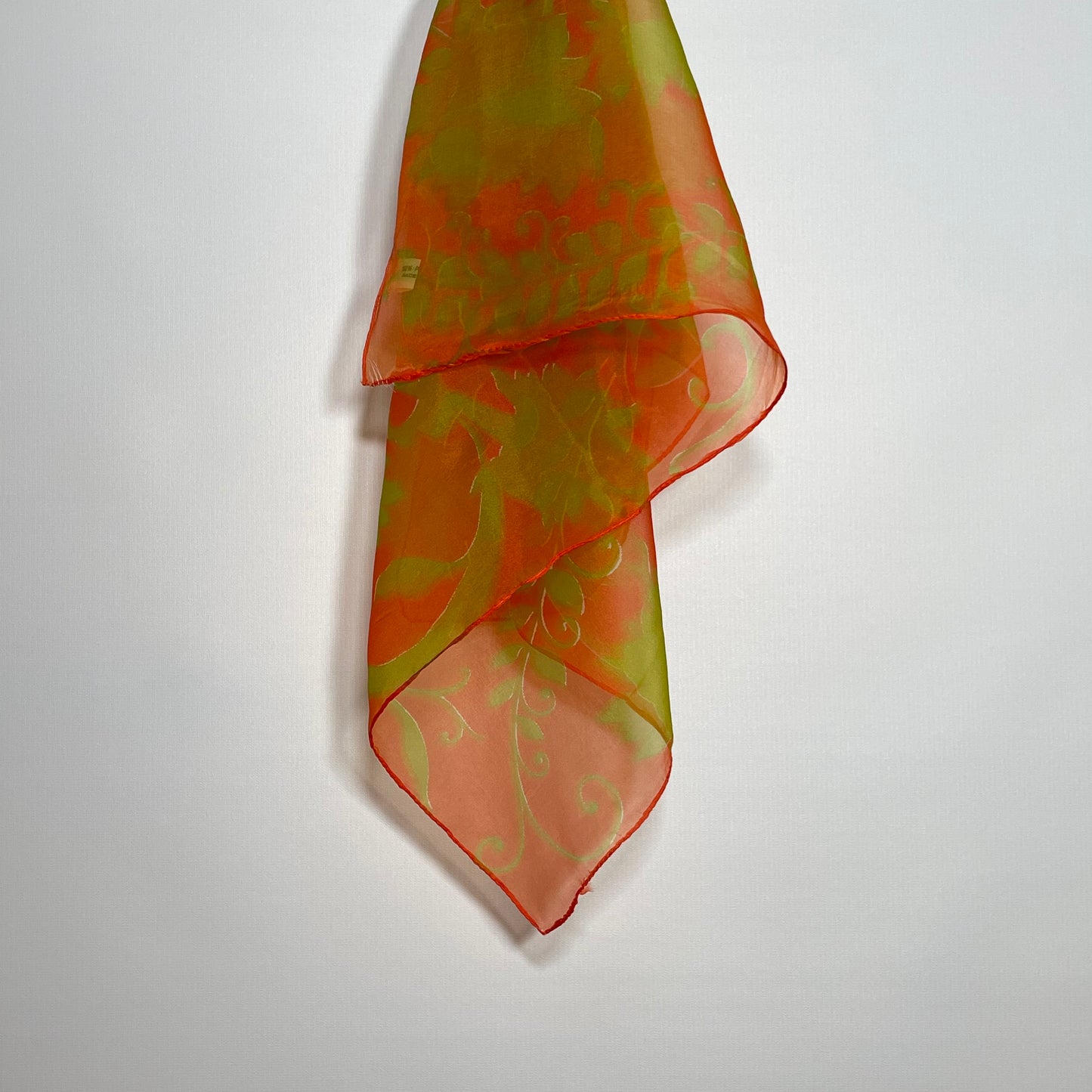 Pañuelo italiano vintage de gasa años 70 color naranja y verde ácido