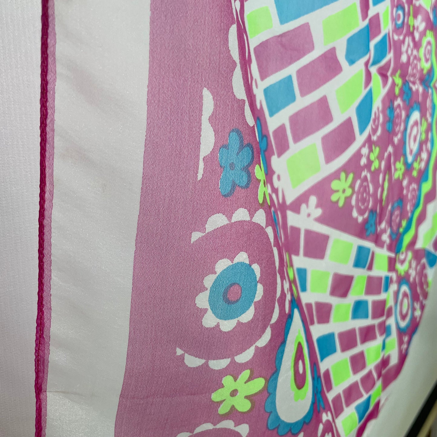 Pañuelo vintage de gasa años 70 color rosa, verde lima y azul