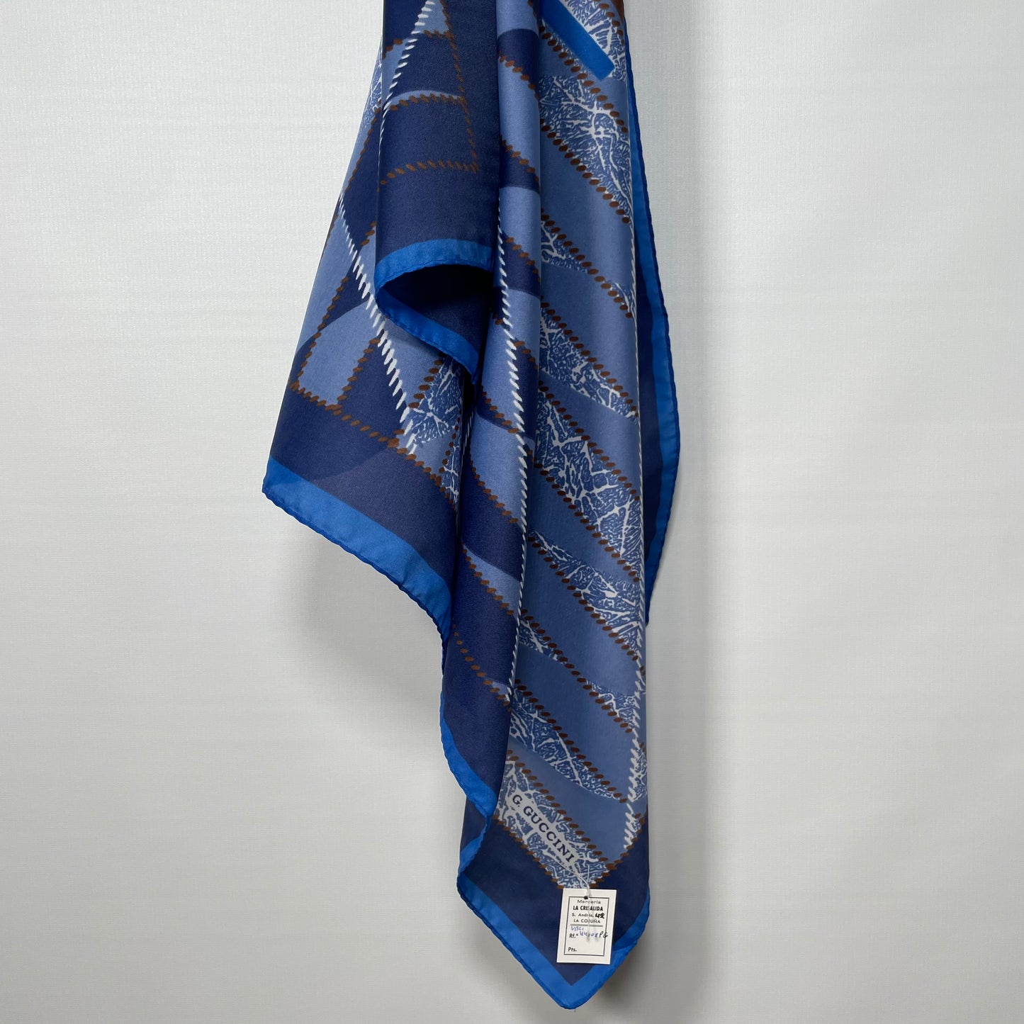 Pañuelo vintage italiano años 70 color azul, marrón y blanco G. GUCCINI