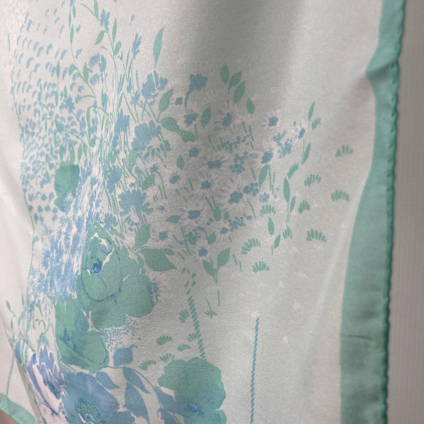 Pañuelo vintage italiano años 70 color verde menta y azul