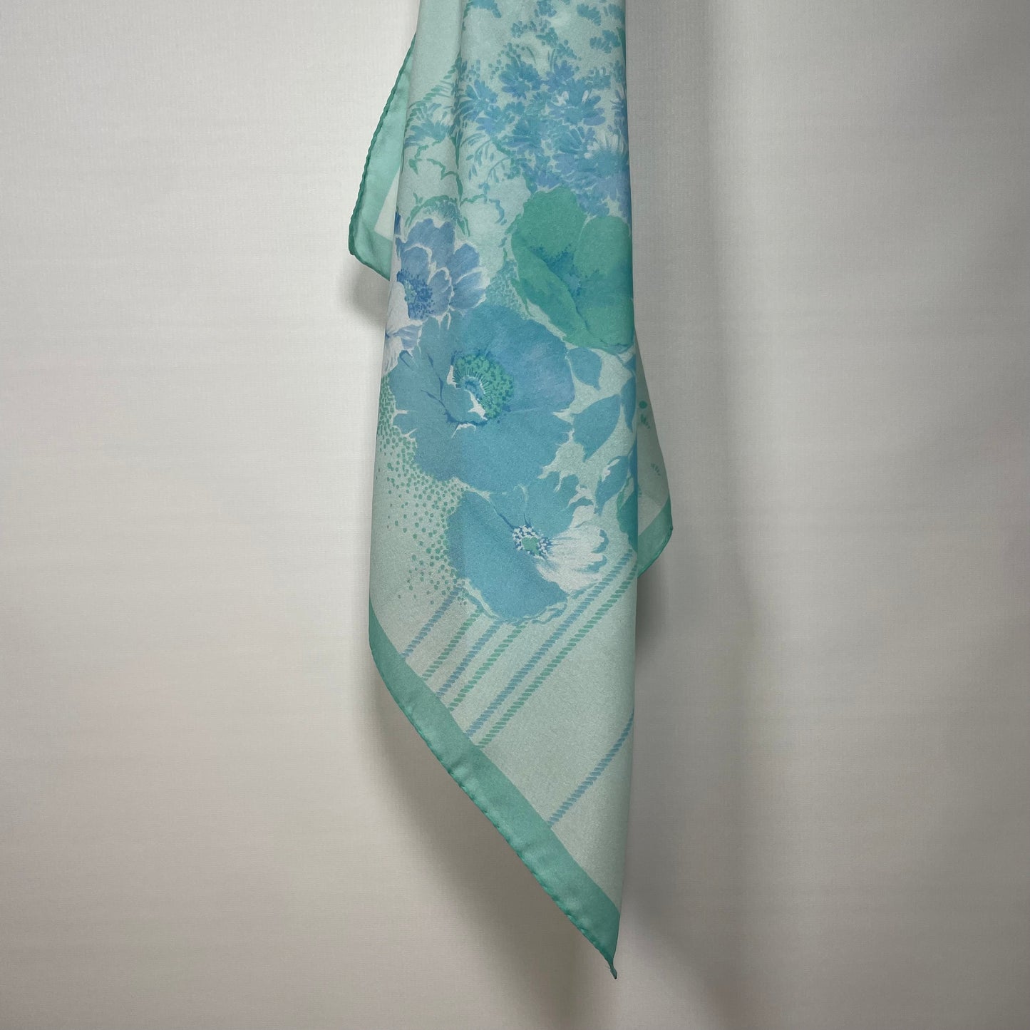 Pañuelo vintage italiano años 70 color verde menta y azul