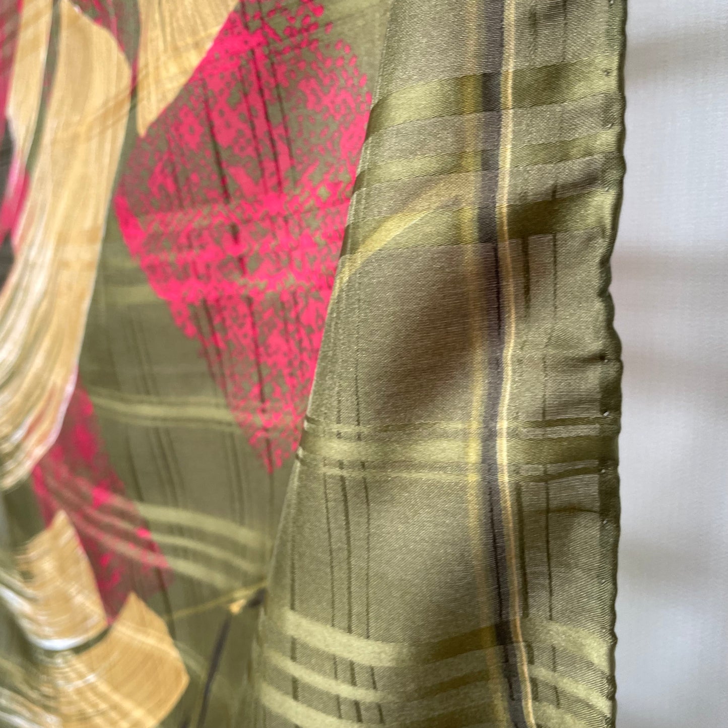 Pañuelo vintage italiano años 70 color verde, rojo y amarillo SAINT MICHELE