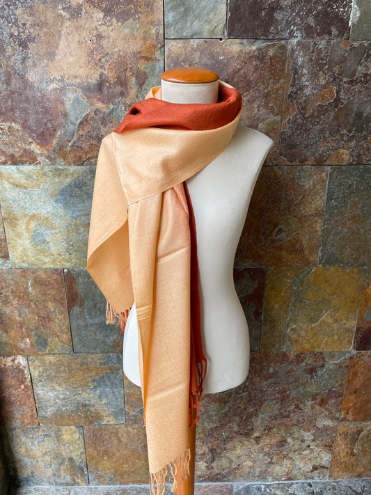Pashmina vintage con flecos de Cashmere y Seda en colores camel y teja DOMINGUEZ