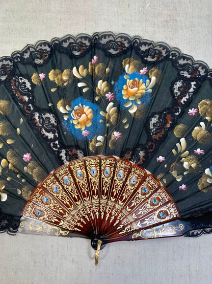 Pericón de pasta antiguo con encaje negro, color carey y pintado a mano con motivos florales