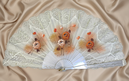 Pericón de pasta antiguo con encaje blanco, color nácar y pintado a mano con motivos florales