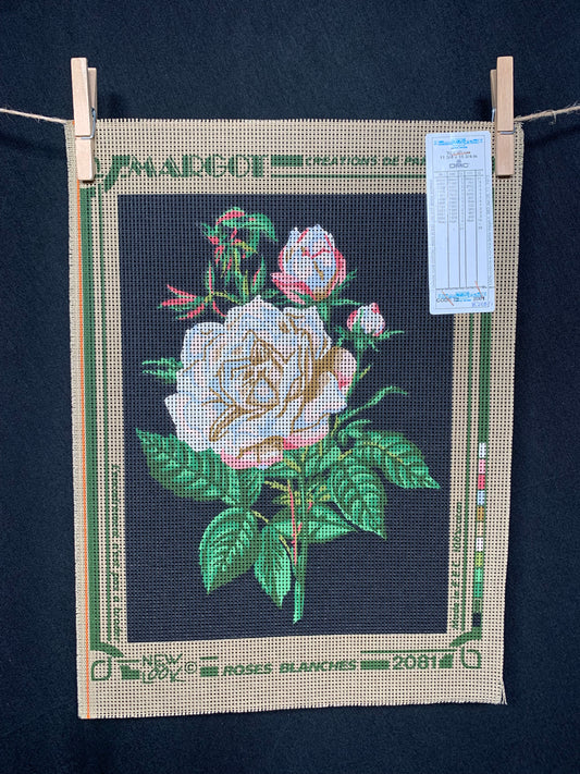 Petit point: "Roses blanches" MARGOT - CON HILOS