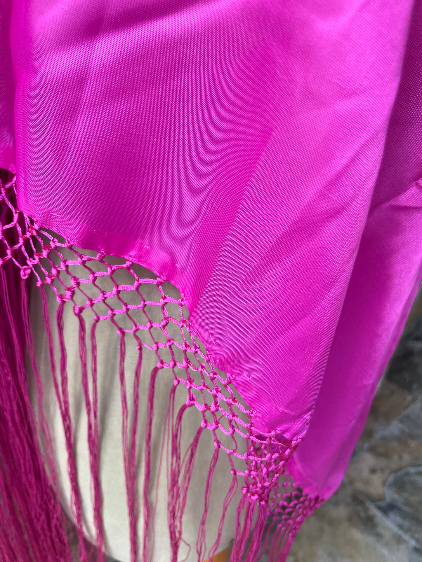 Pico liso con fleco en color fucsia