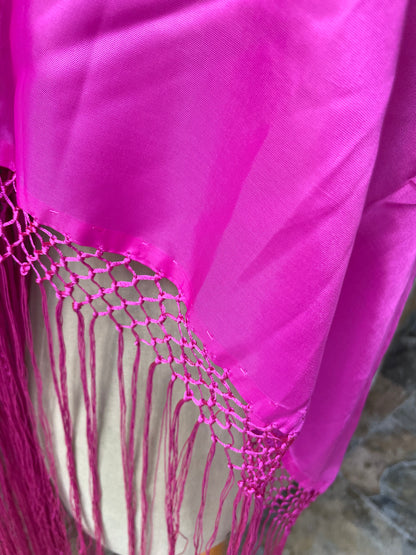 Pico liso con fleco en color fucsia