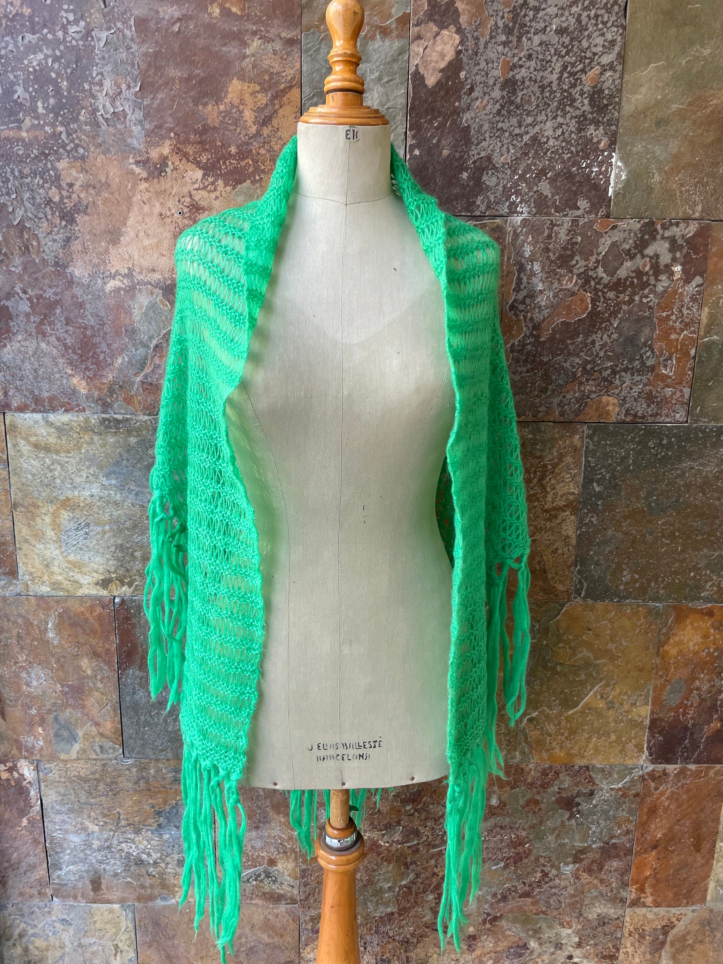 Pico vintage con fleco hecho a mano en color verde lima