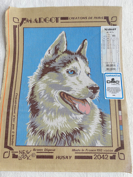 Plancha impresa Petit point perro raza Husky. Marca DMC - CON HILOS