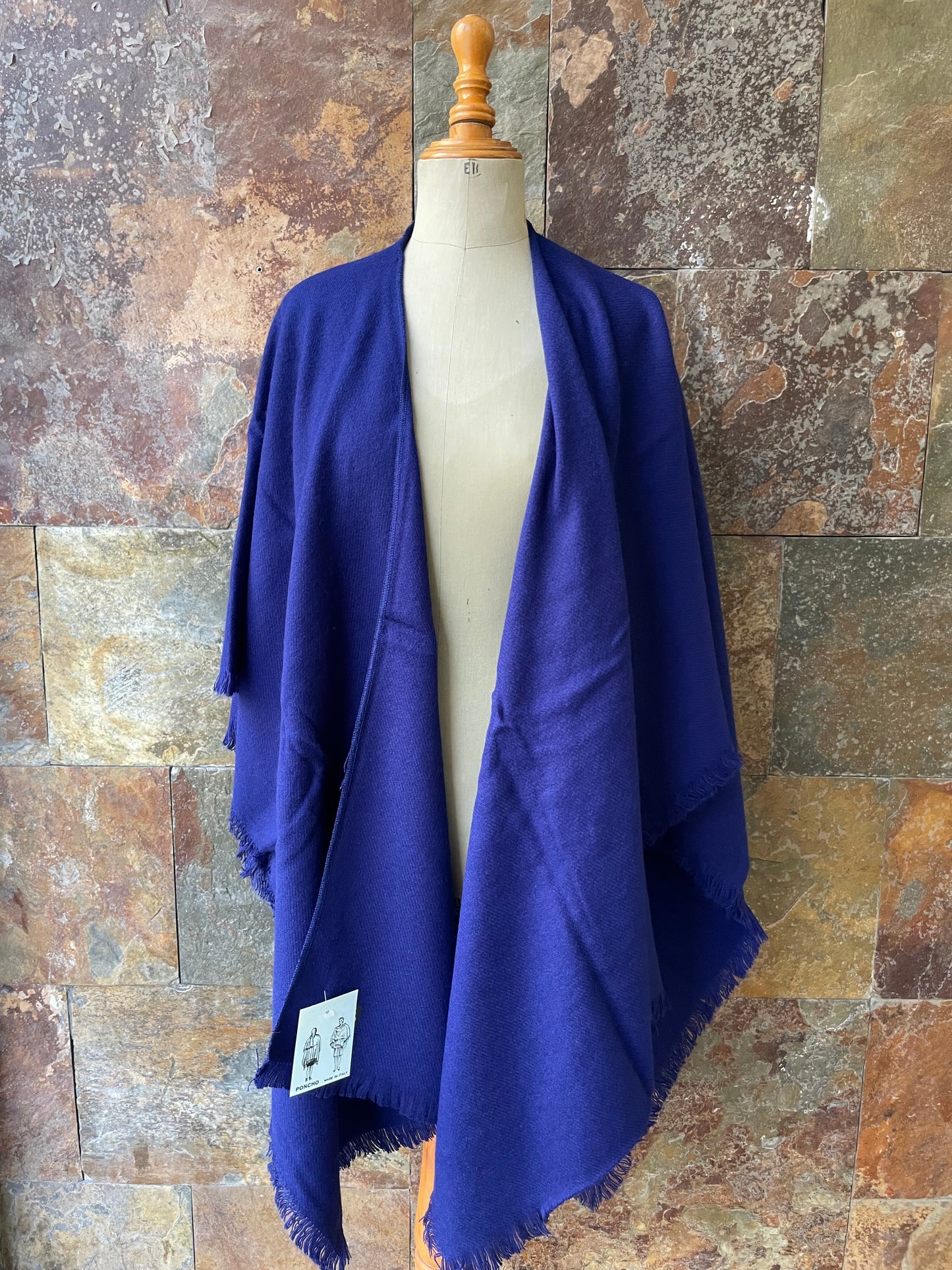 Poncho vintage italiano en color marino - Único en stock
