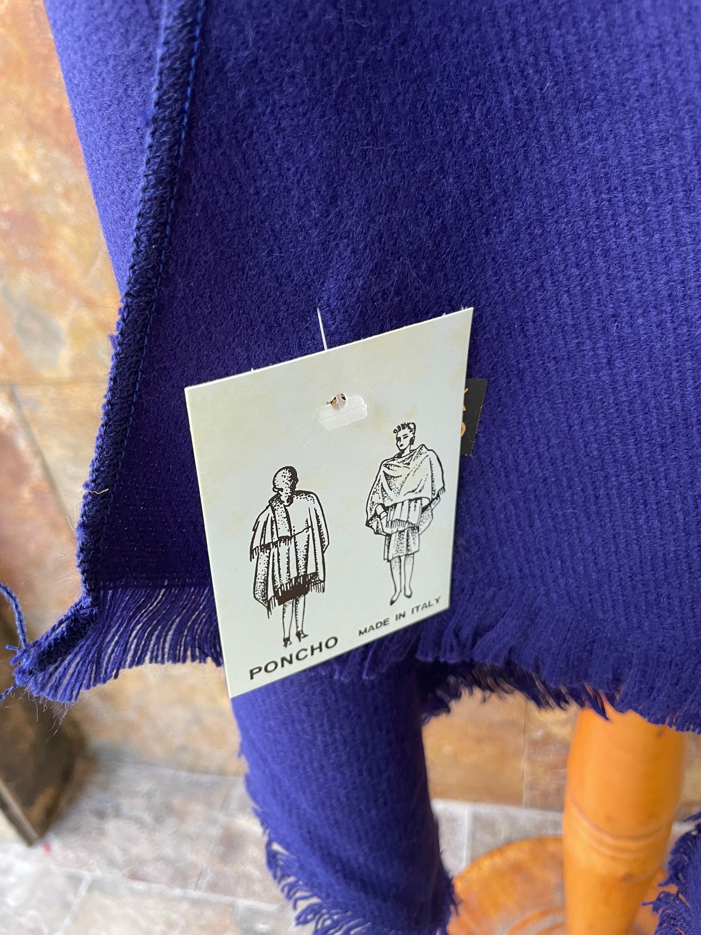 Poncho vintage italiano en color marino - Único en stock