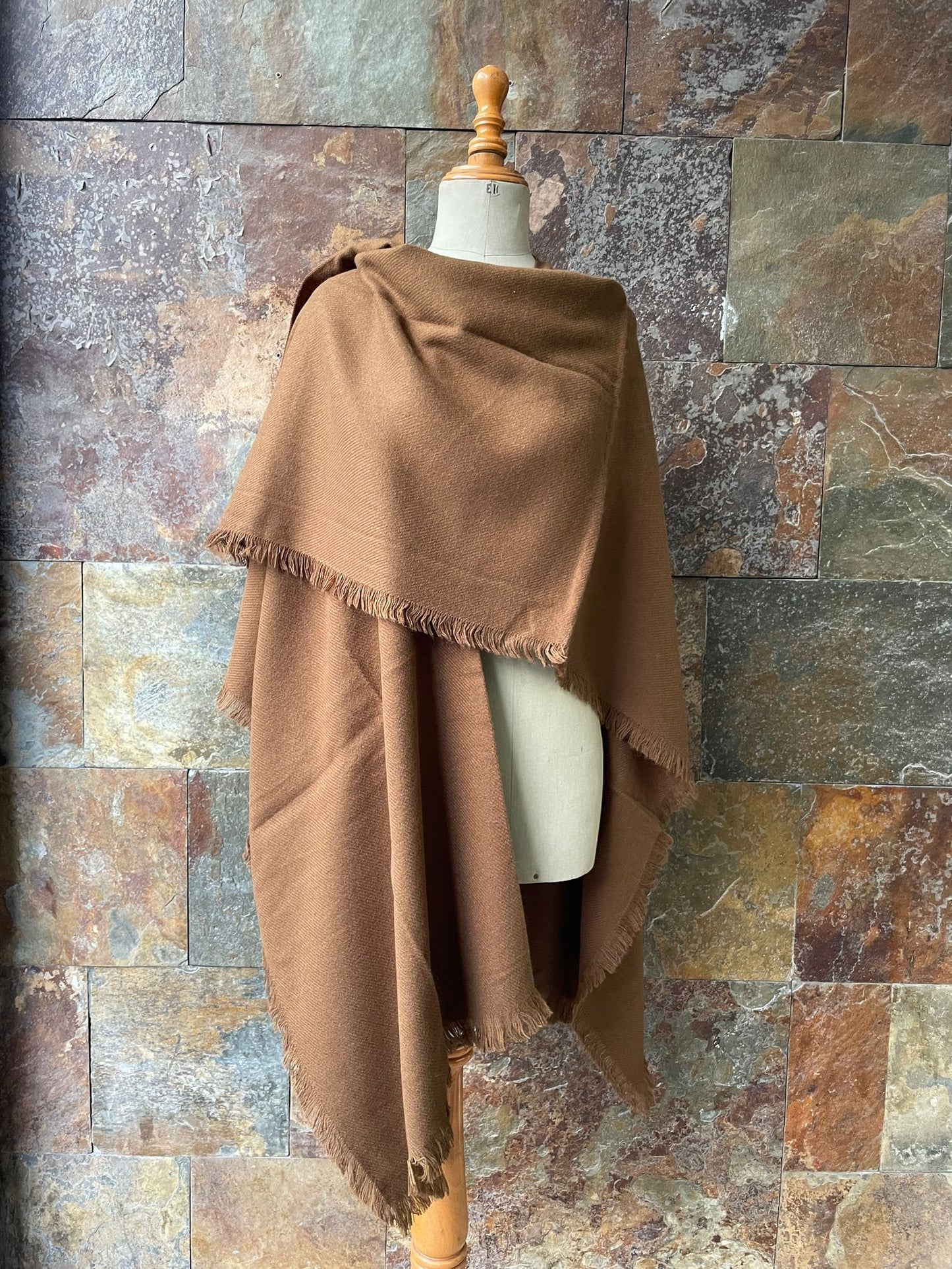 Poncho vintage italiano en color marrón