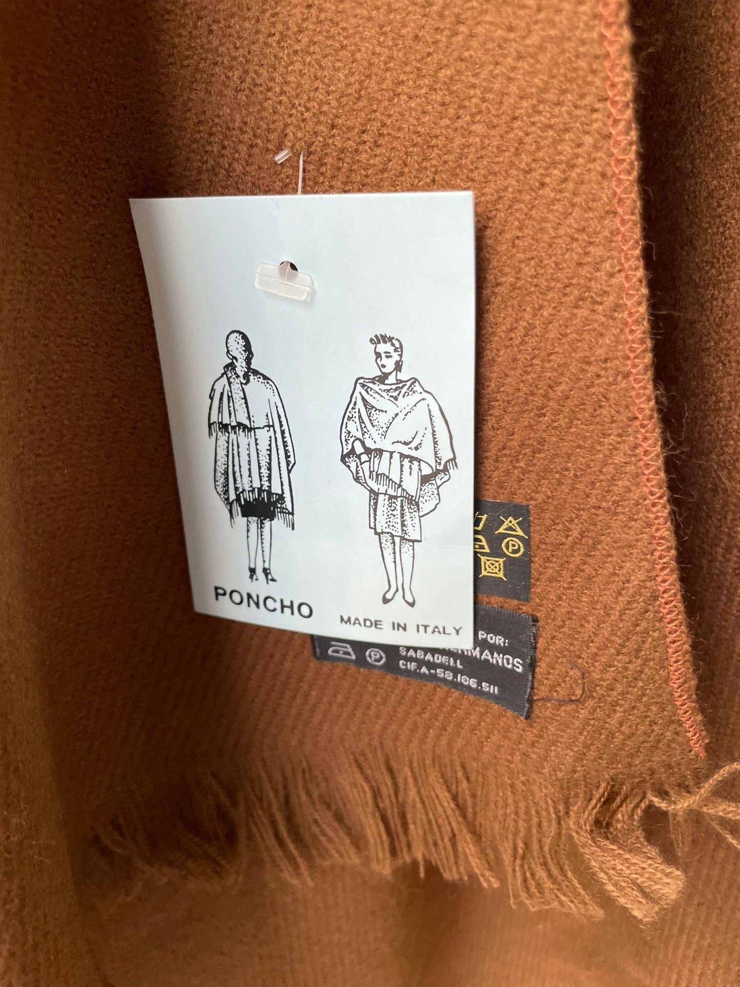 Poncho vintage italiano en color marrón