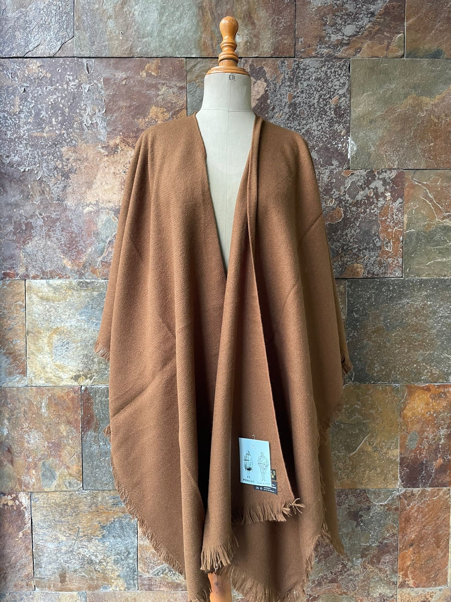 Poncho vintage italiano en color marrón