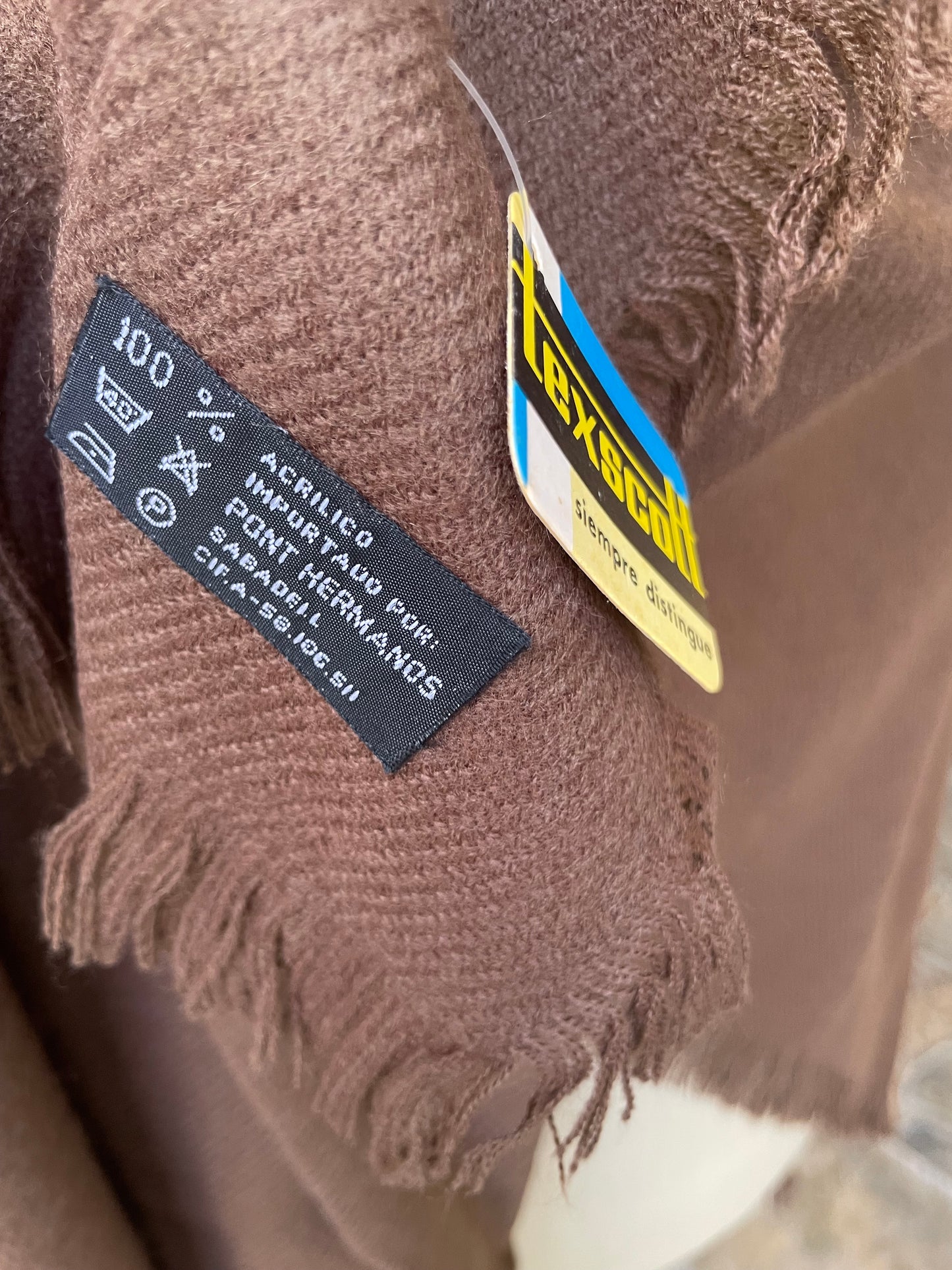 Poncho vintage italiano en color topo