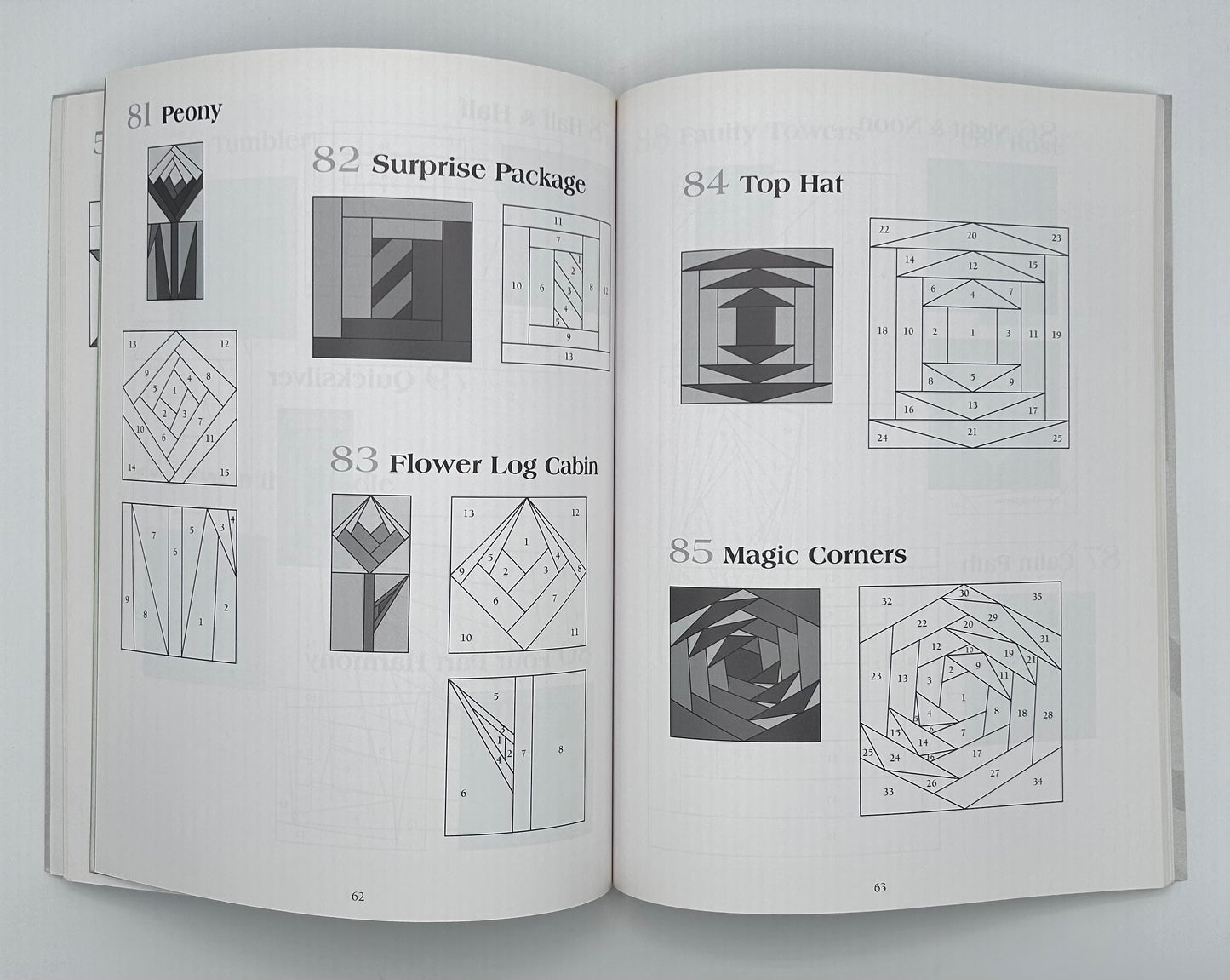Revista "202 little log cabin blocks" By Linda Causee - 1999 (Idioma inglés)
