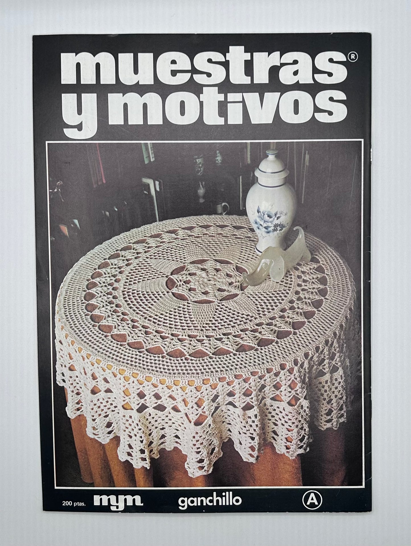 Revista "MYM" Muestras y motivos (Muestrario). Sin explicaciones técnicas