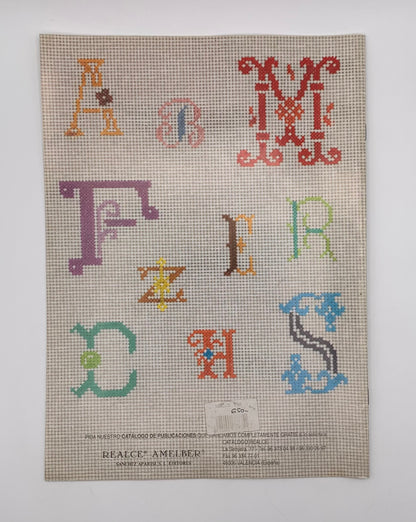 Revista "REALCE letras para bordar a punto de cruz" Nº 290