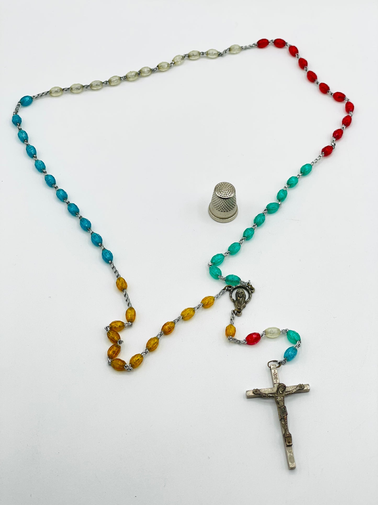 Rosario vintage de cuentas de colores