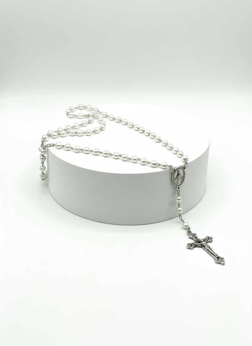 Rosario vintage de cuentas de pasta color perla