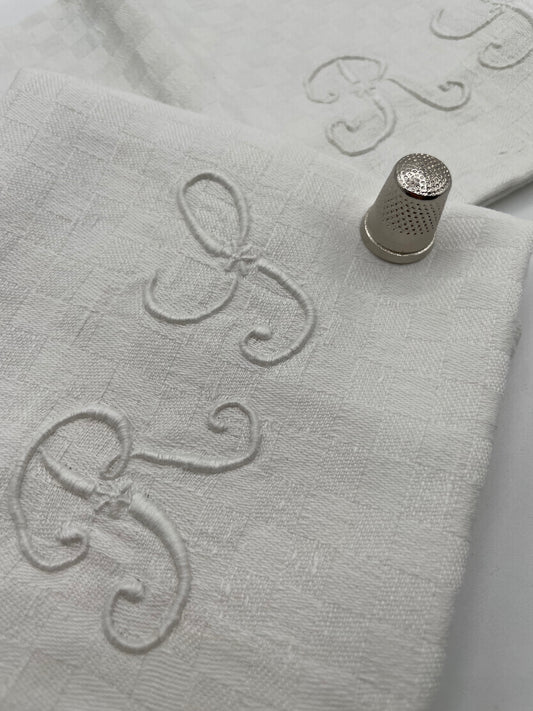 Servilleta de Lino antiguo bordada con iniciales