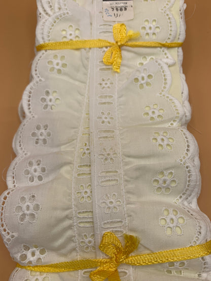 Tira bordada antigua ancha color blanco - 7cm ancho