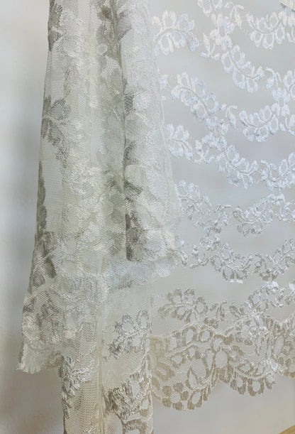 Velo de encaje color blanco SPANISH MANTILLA