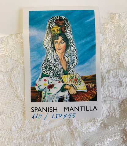 Velo de encaje color blanco SPANISH MANTILLA