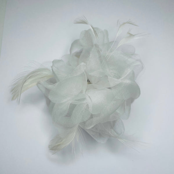 Flor de tela color blanco